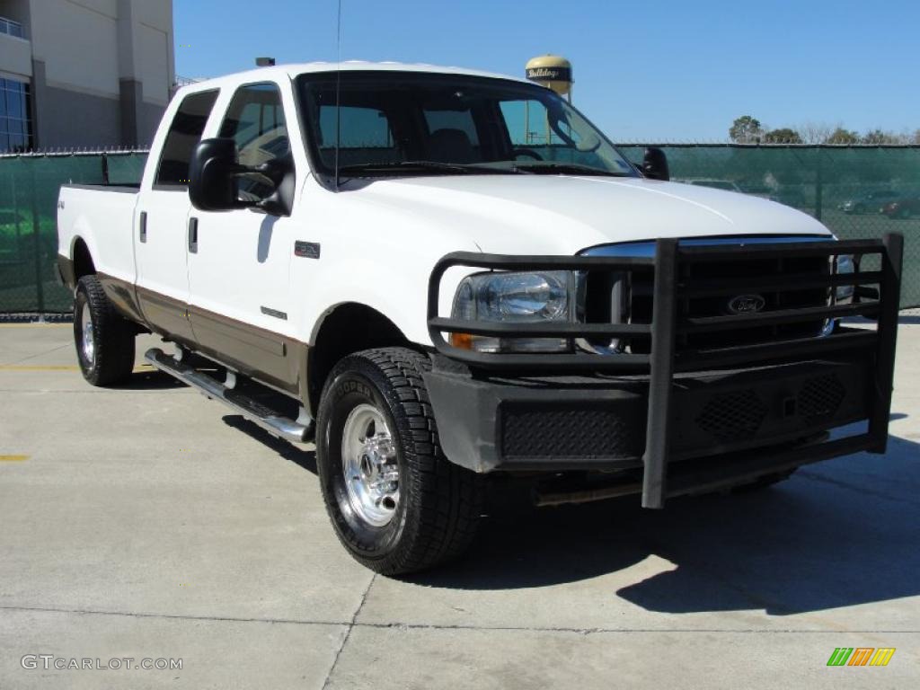 2003 F350 Super Duty Lariat Crew Cab 4x4 - Oxford White / Medium Parchment photo #1