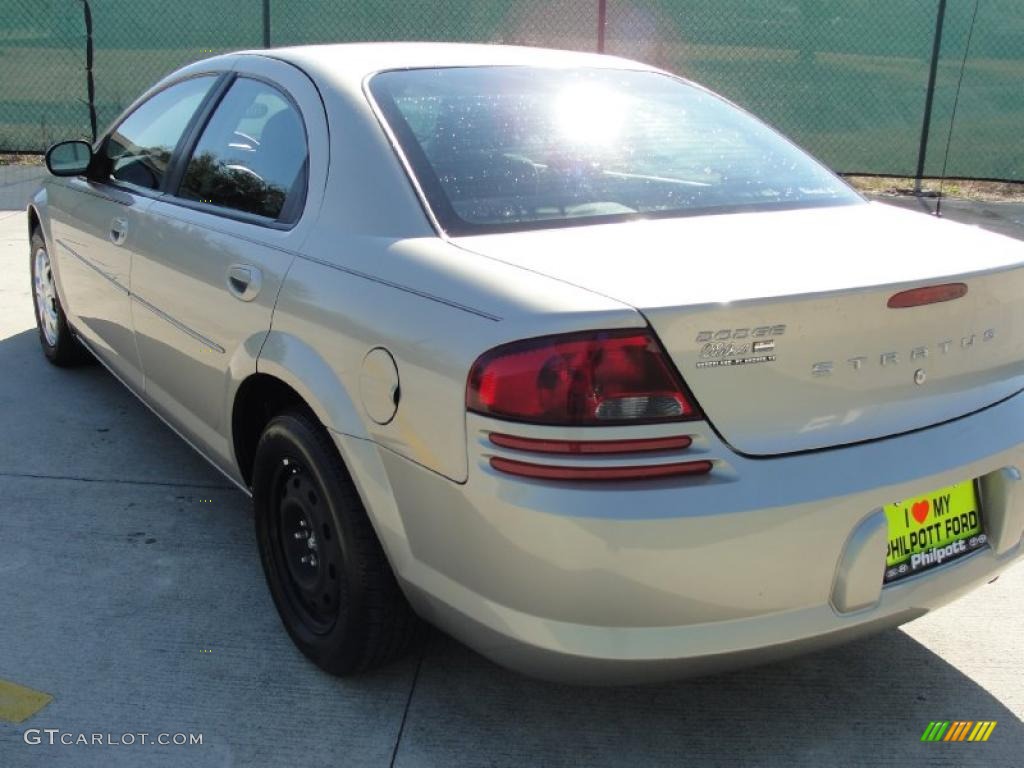 2005 Stratus SXT Sedan - Linen Gold Metallic / Dark Slate Gray photo #5