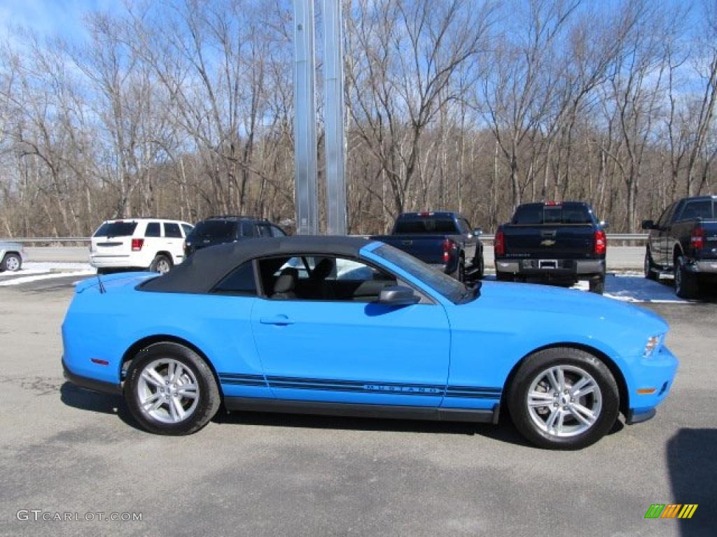 2011 Mustang V6 Convertible - Grabber Blue / Charcoal Black photo #13