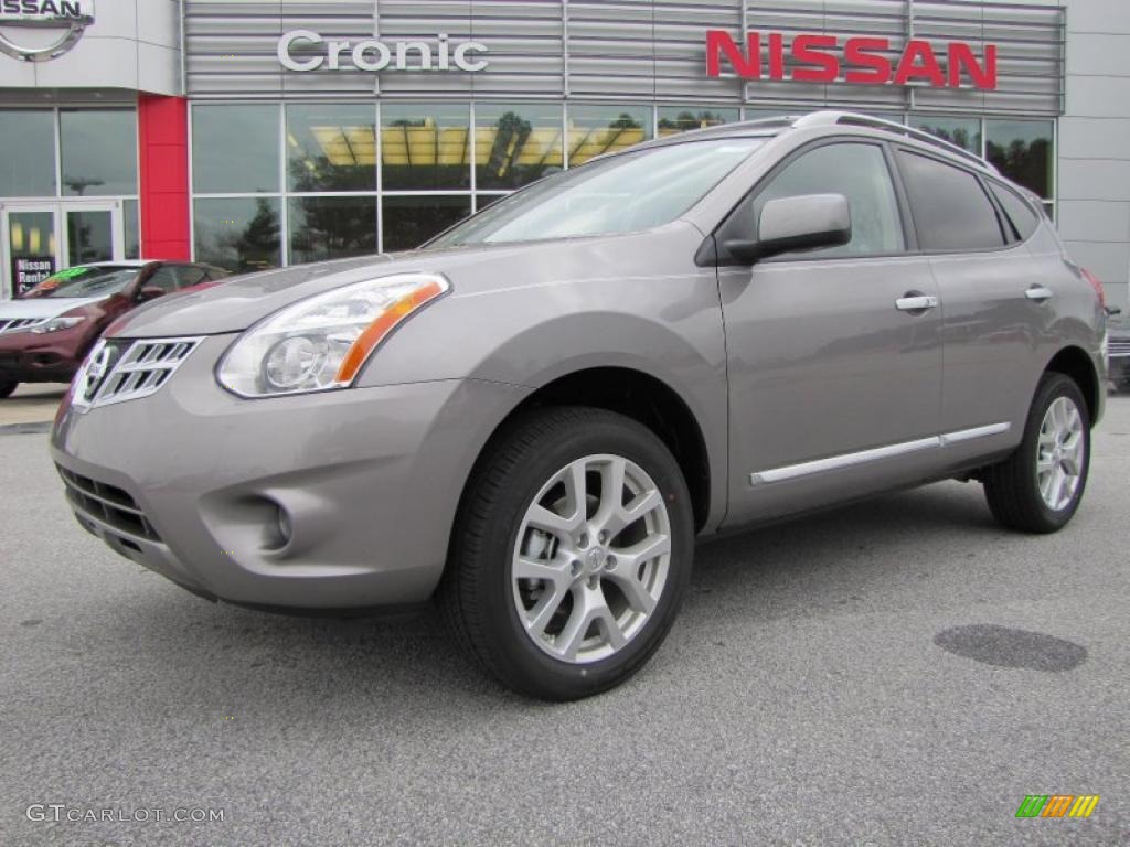 Platinum Graphite Nissan Rogue