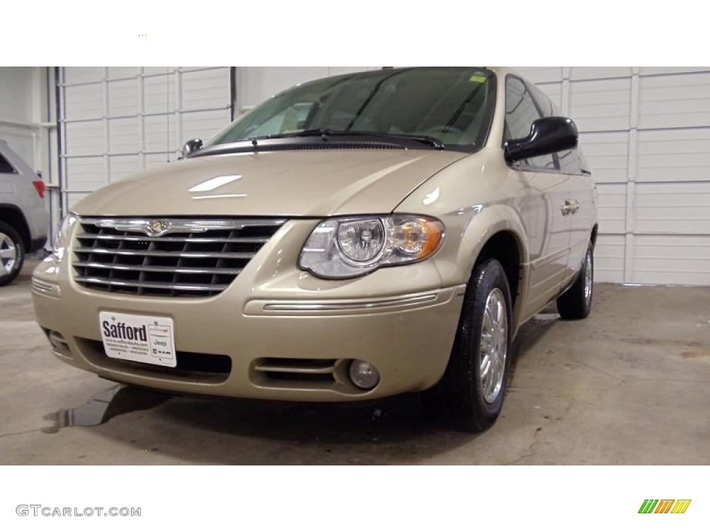 2007 Town & Country Limited - Linen Gold Metallic / Dark Khaki/Light Graystone photo #1
