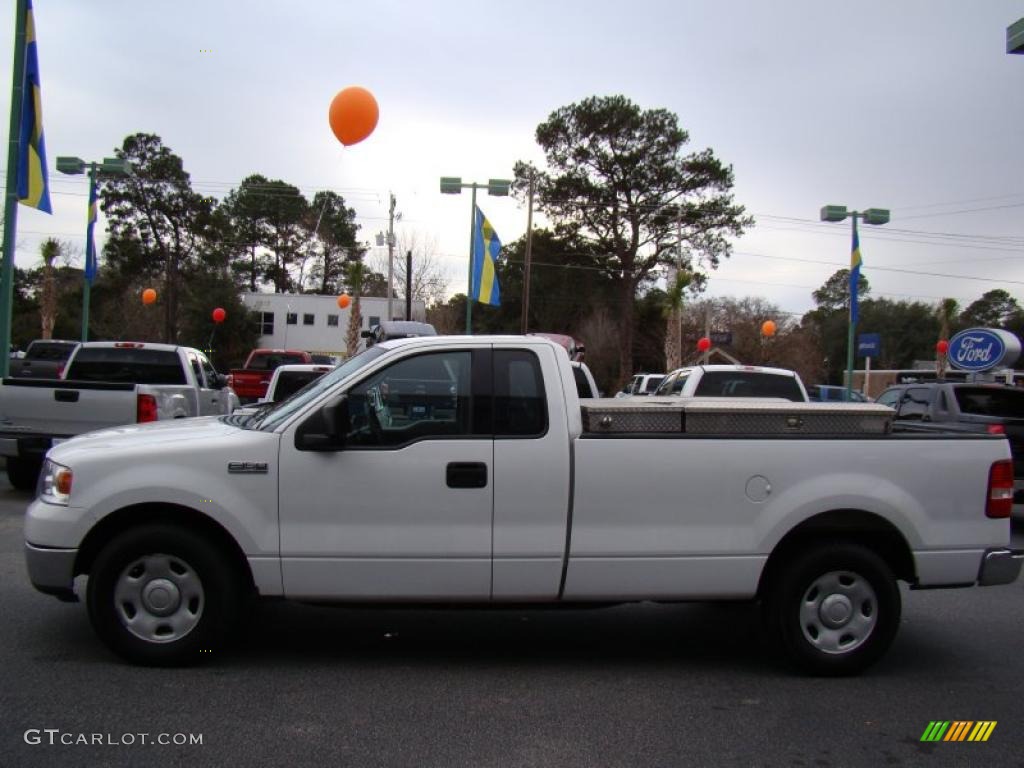 2004 F150 XL Regular Cab - Oxford White / Medium Graphite photo #5