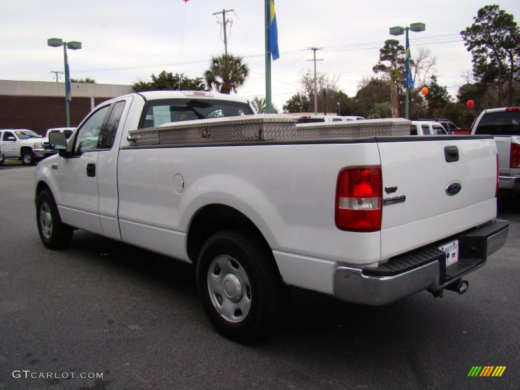 2004 F150 XL Regular Cab - Oxford White / Medium Graphite photo #6
