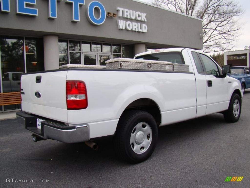 2004 F150 XL Regular Cab - Oxford White / Medium Graphite photo #8