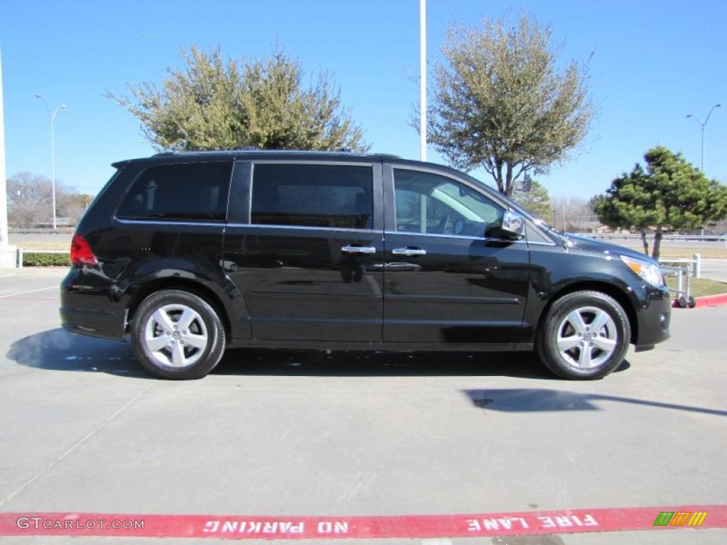 Nocturne Black Metallic 2010 Volkswagen Routan SEL Premium Exterior Photo #45234281