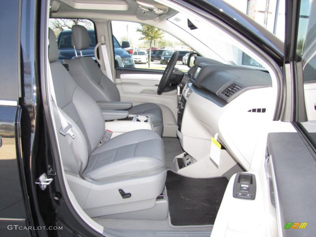Aero Gray Interior 2010 Volkswagen Routan SEL Premium Photo #45234325