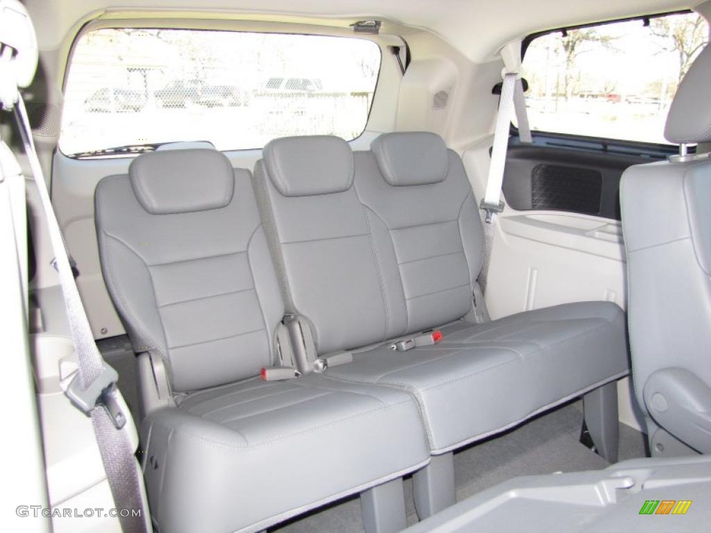 Aero Gray Interior 2010 Volkswagen Routan SEL Premium Photo #45234345