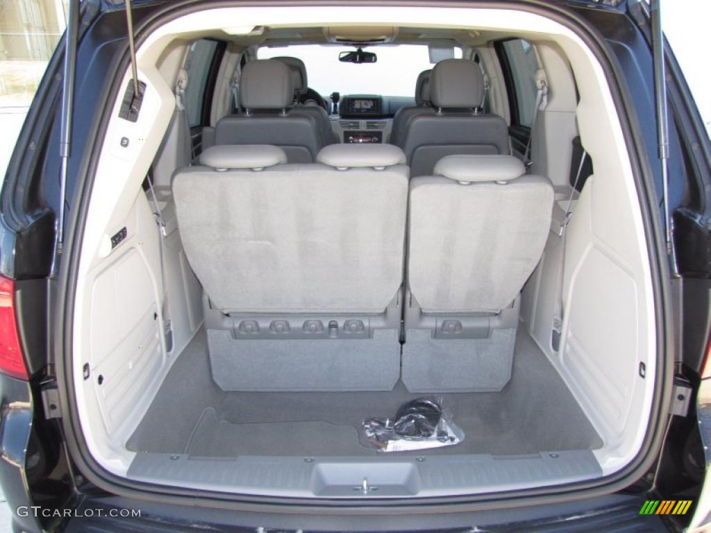 2010 Volkswagen Routan SEL Premium Trunk Photo #45234461