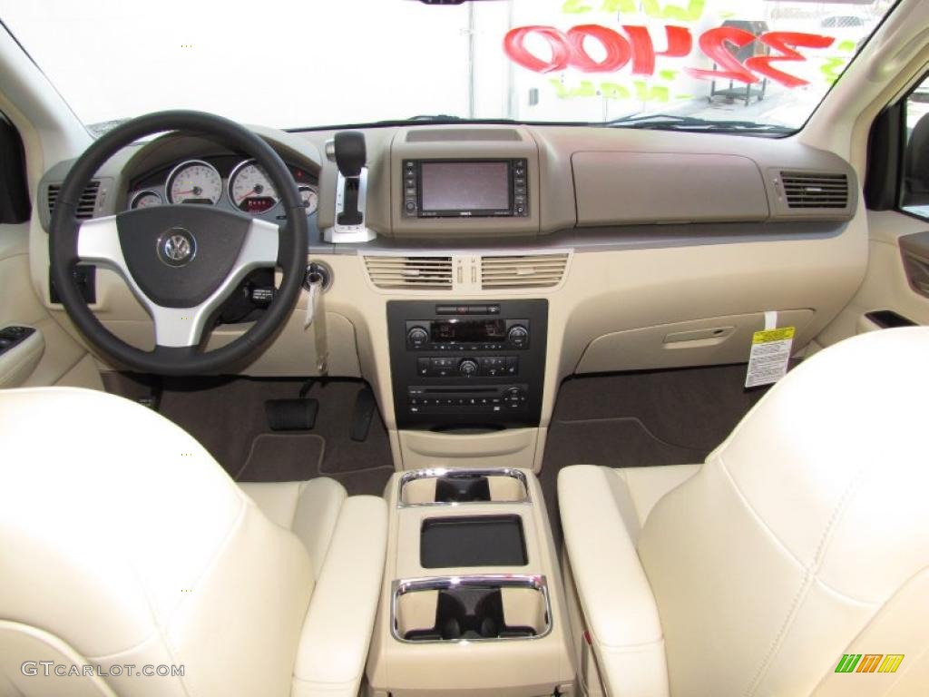 Ceylon Beige Interior 2010 Volkswagen Routan SEL Photo #45235017