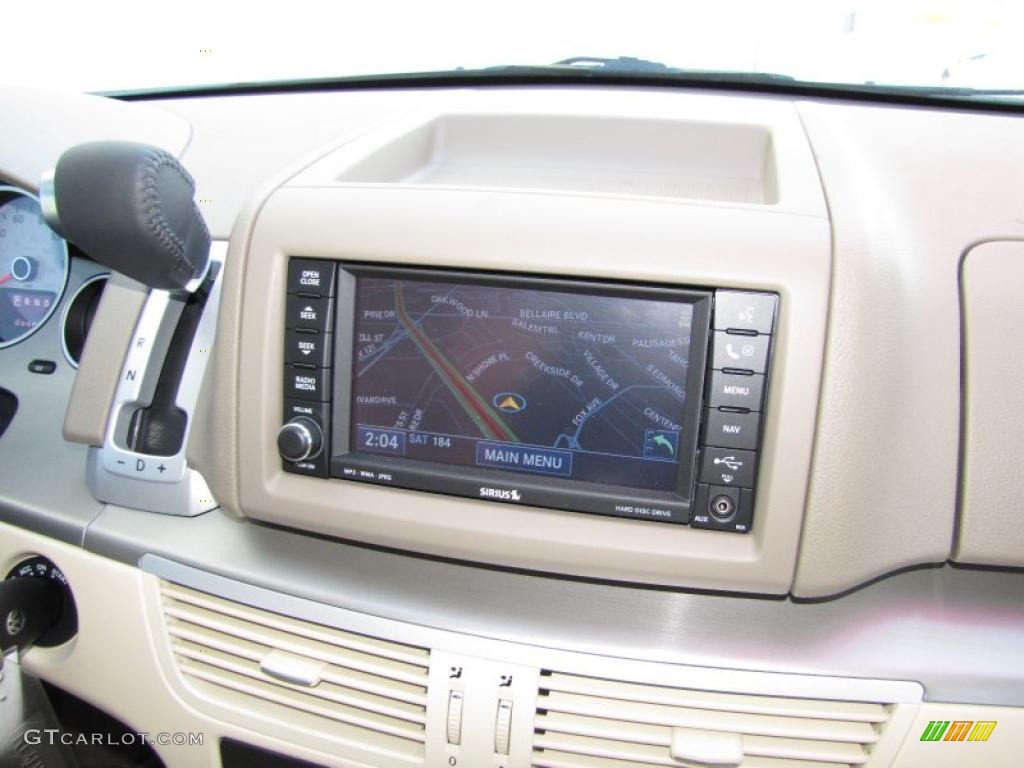 2010 Volkswagen Routan SEL Navigation Photo #45235137