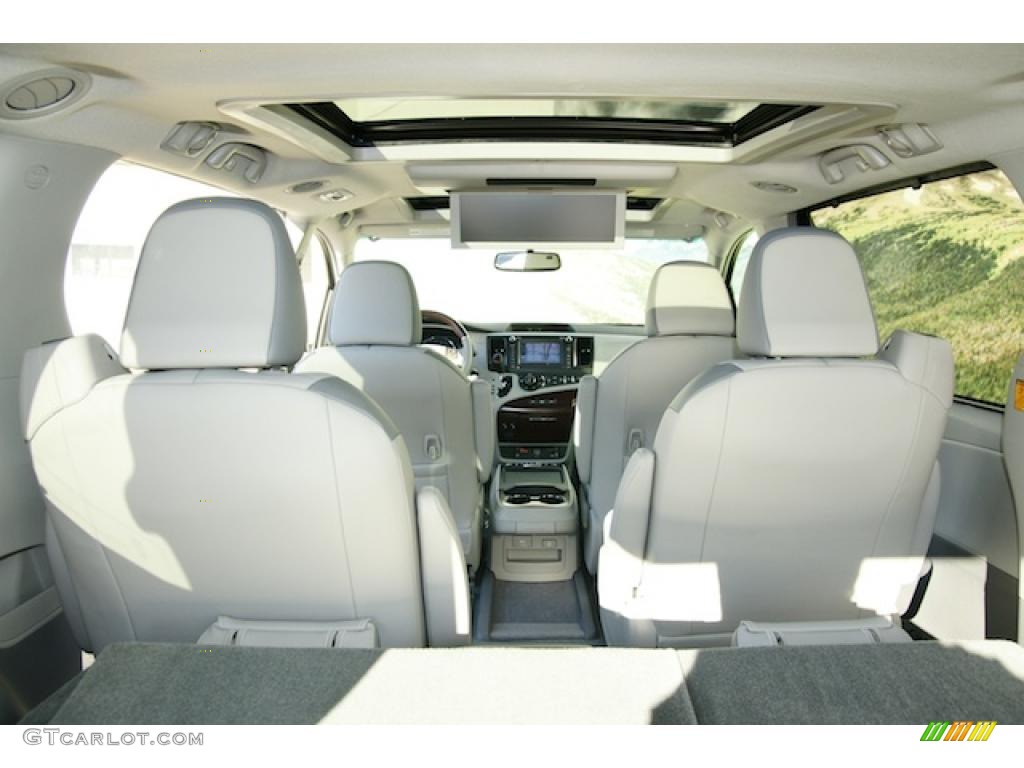 2011 Sienna Limited AWD - Black / Light Gray photo #7