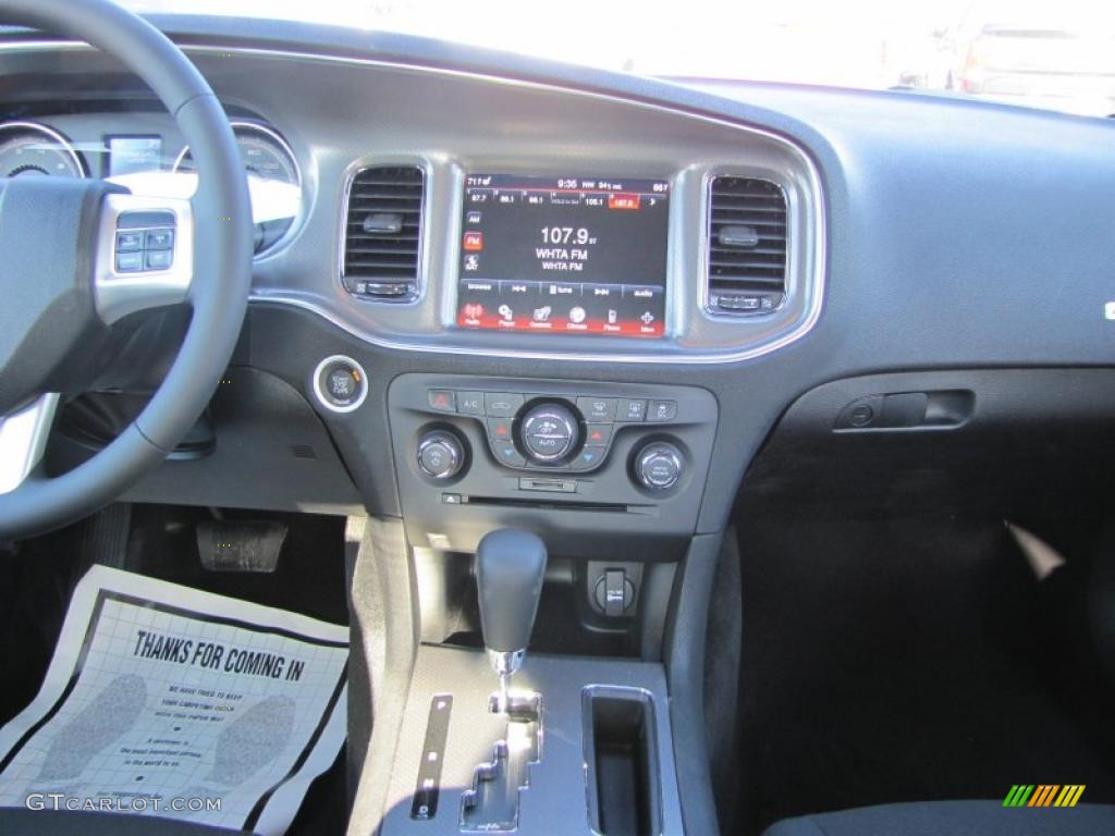 2011 Dodge Charger Rallye Controls Photo #45237041