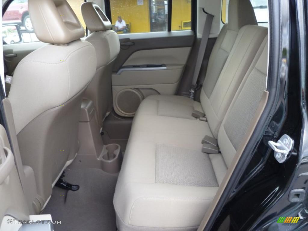 Pastel Pebble Beige Interior 2007 Jeep Patriot Sport Photo #45237301