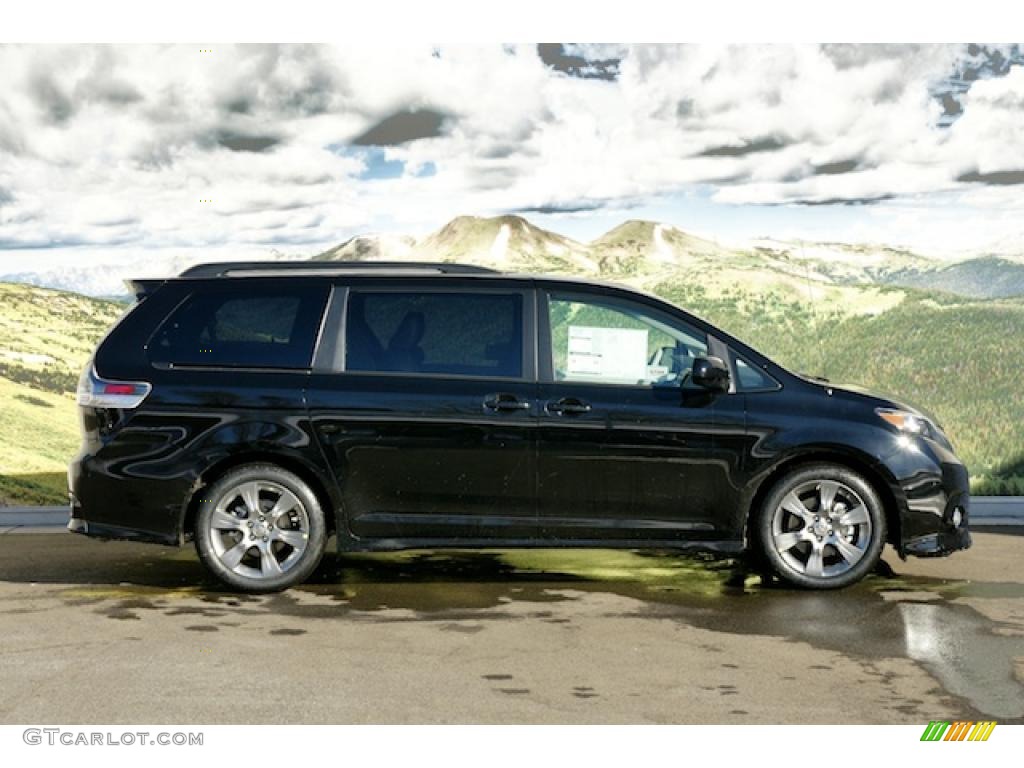 Black 2011 Toyota Sienna SE Exterior Photo #45239697
