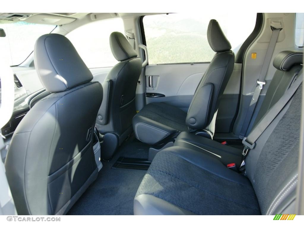 Dark Charcoal Interior 2011 Toyota Sienna SE Photo #45239729