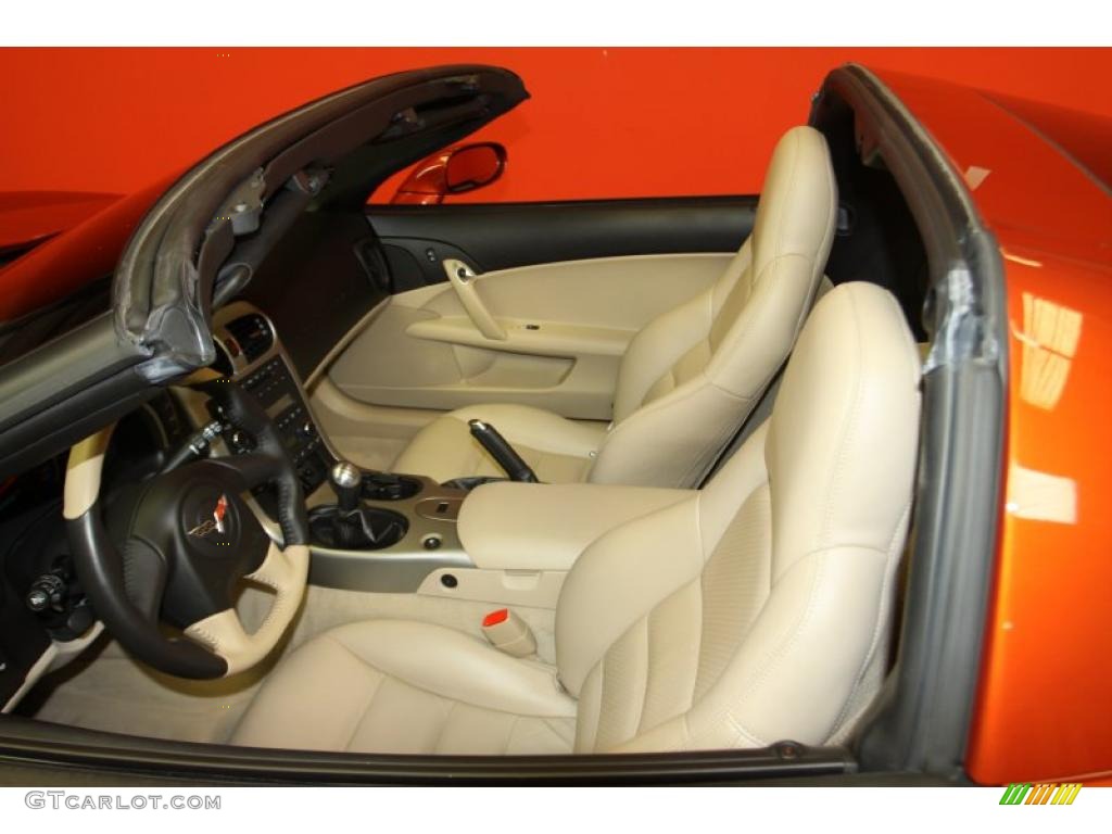 Cashmere Interior 2005 Chevrolet Corvette Coupe Photo #45239929
