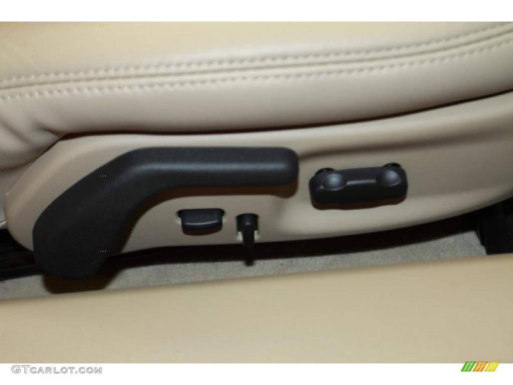 2005 Chevrolet Corvette Coupe Controls Photo #45239958