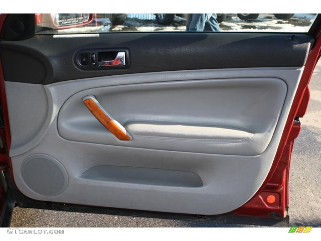 2000 Volkswagen Passat GLS V6 Wagon Door Panel Photos
