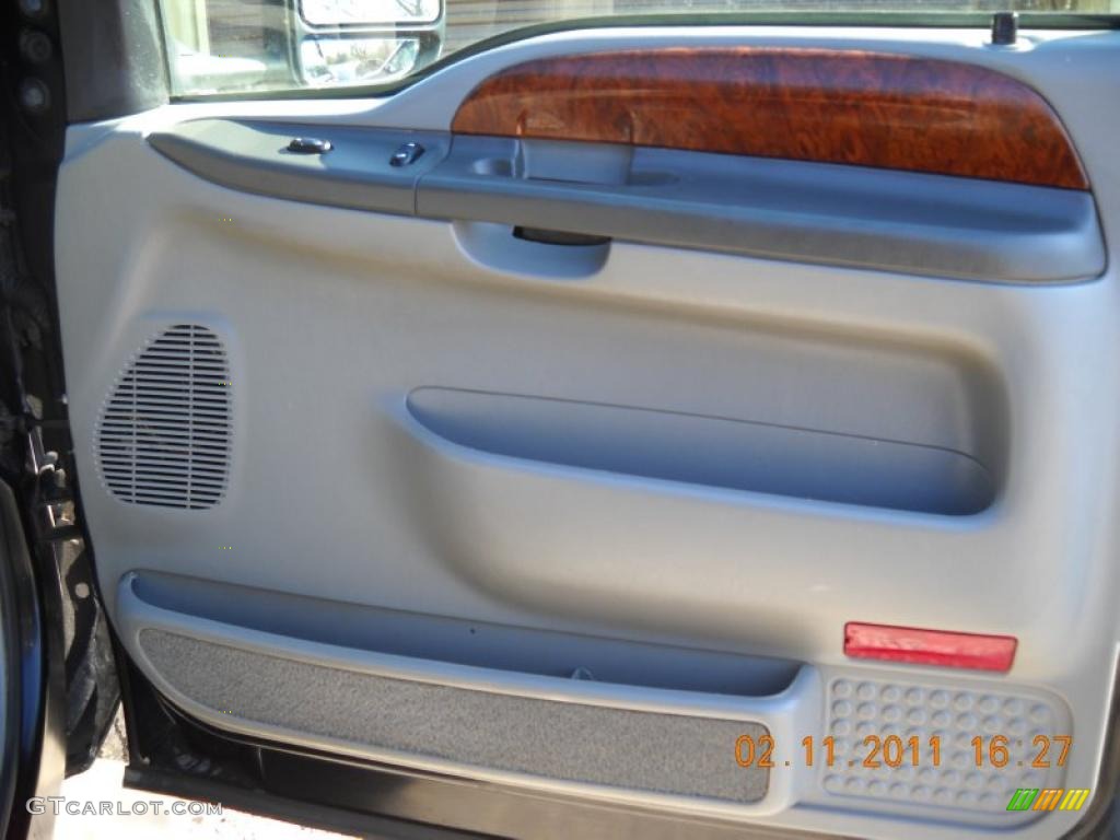 2003 Ford F550 Super Duty Lariat Crew Cab 4x4 Chassis Dump Truck Medium Graphite Door Panel Photo #45247568