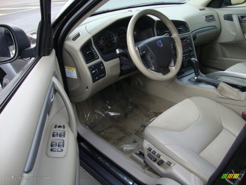 Taupe Interior 2005 Volvo XC70 AWD Photo #45248336