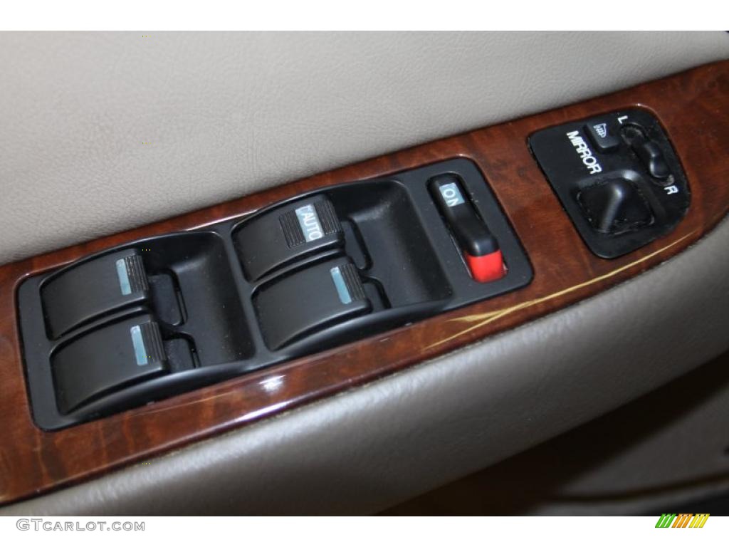 1998 Acura RL 3.5 Sedan Controls Photo #45249008