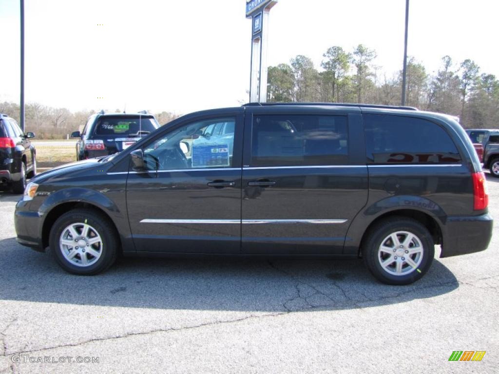 2011 Town & Country Touring - Dark Charcoal Pearl / Black/Light Graystone photo #4