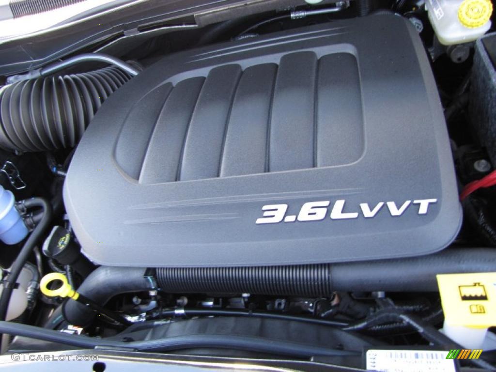2011 Chrysler Town & Country Touring 3.6 Liter DOHC 24-Valve VVT Pentastar V6 Engine Photo #45249360