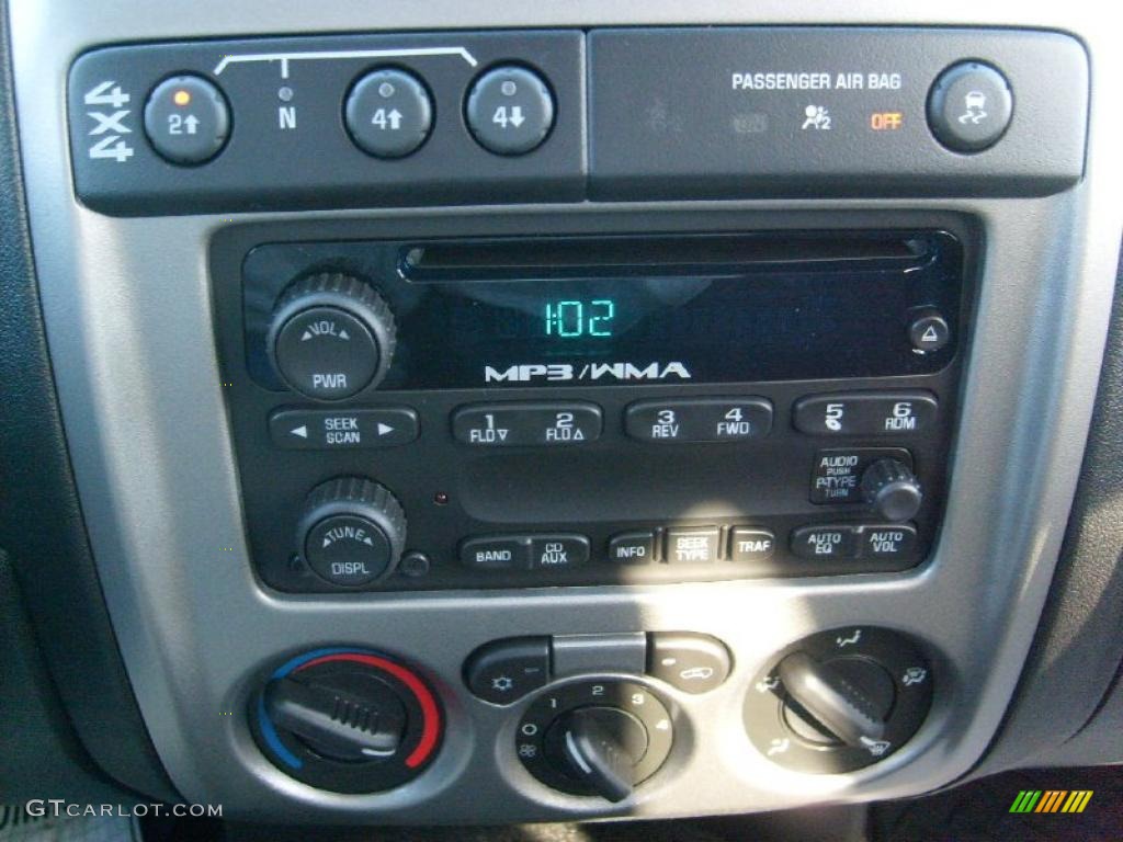 2011 GMC Canyon SLE Extended Cab 4x4 Controls Photo #45250544