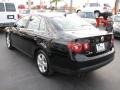 Black - Jetta SE Sedan Photo No. 6