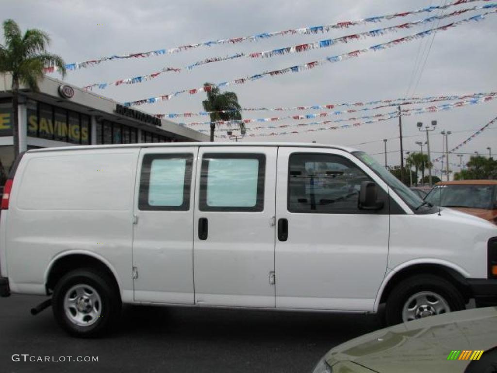 2005 Express 1500 Commercial Van - Summit White / Medium Dark Pewter photo #12