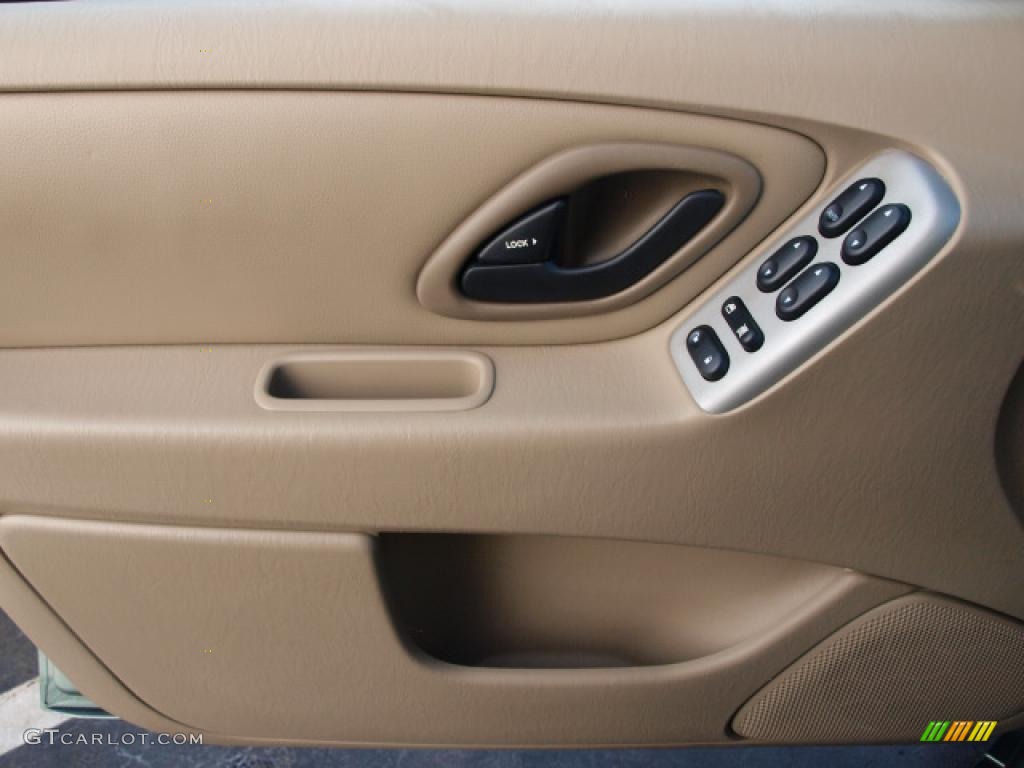 2006 Ford Escape Limited 4WD Door Panel Photos