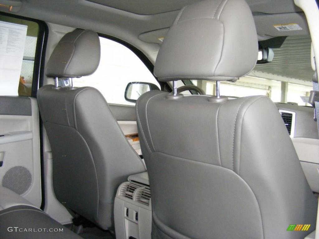 2008 Grand Cherokee Limited 4x4 - Stone White / Dark Khaki/Light Graystone photo #33