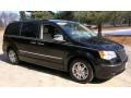 2008 Brilliant Black Crystal Pearlcoat Chrysler Town & Country Limited  photo #2