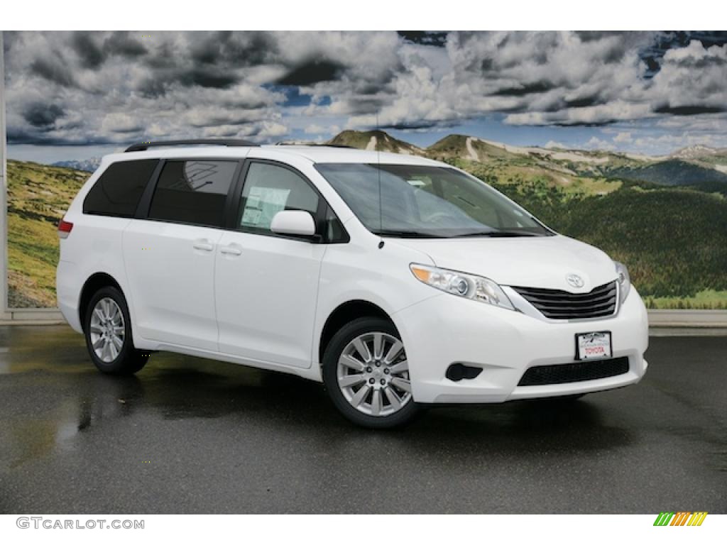 2011 Sienna LE AWD - Super White / Light Gray photo #1