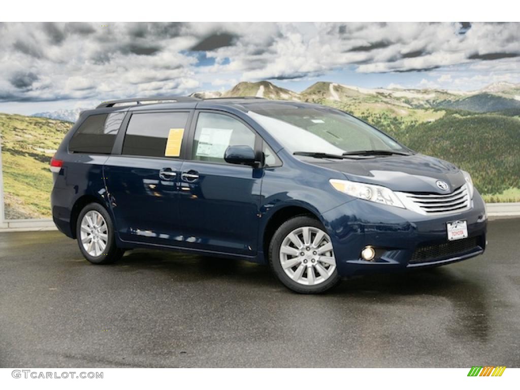 2011 Sienna Limited - South Pacific Blue Pearl / Light Gray photo #1