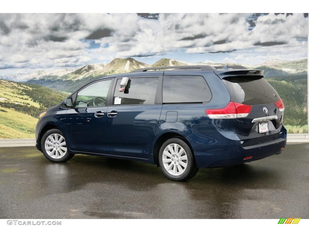 2011 Sienna Limited - South Pacific Blue Pearl / Light Gray photo #3