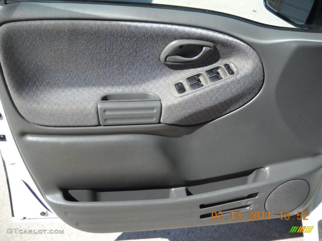 1999 Chevrolet Tracker 4x4 Medium Gray Door Panel Photo #45270508