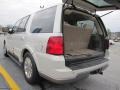 2004 Oxford White Lincoln Navigator Ultimate  photo #13