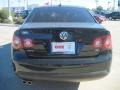 Black - Jetta SE Sedan Photo No. 6