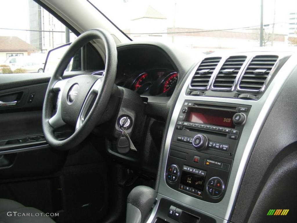 2007 GMC Acadia SLE AWD Controls Photo #45275213