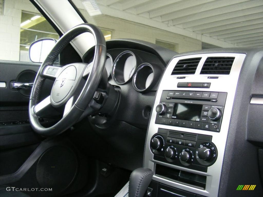 2009 Dodge Charger R/T Controls Photo #45276317