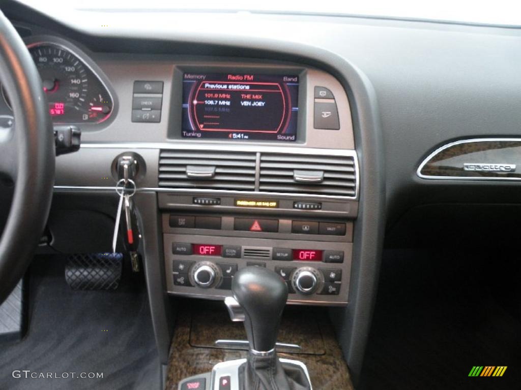 2006 Audi A6 4.2 quattro Sedan Controls Photo #45276889