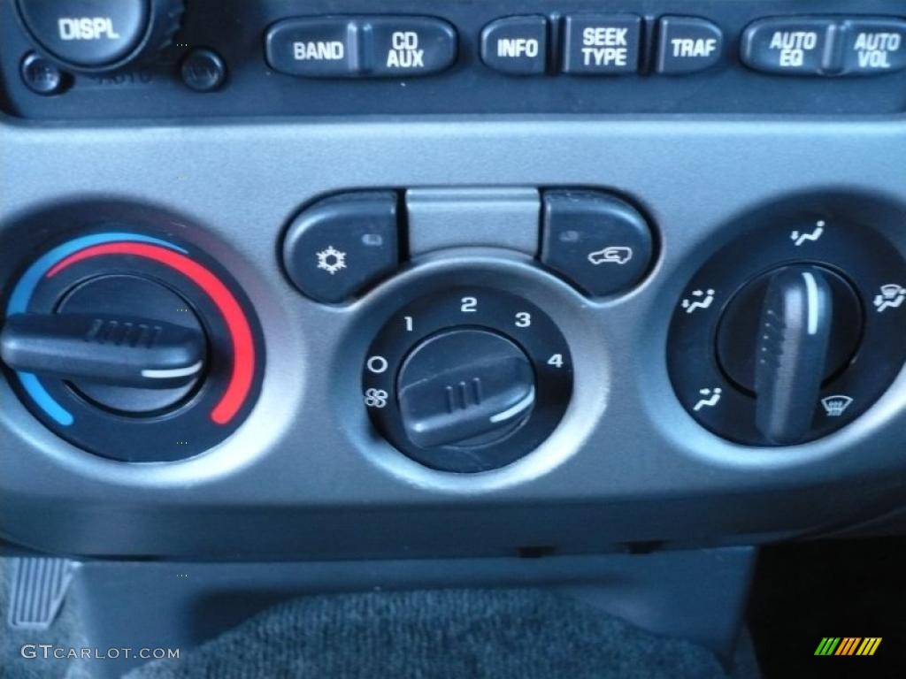 2006 Chevrolet Colorado Z71 Extended Cab 4x4 Controls Photo #45277477