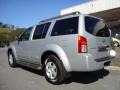 Silver Lightning Metallic - Pathfinder LE 4x4 Photo No. 3