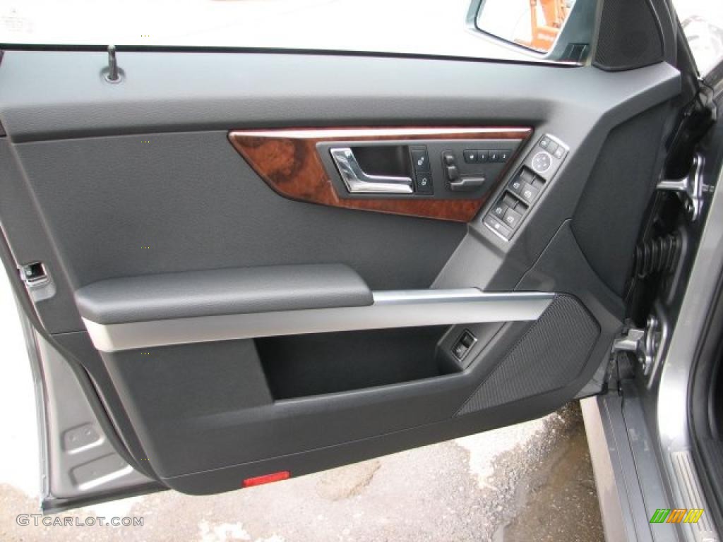 2011 Mercedes-Benz GLK 350 4Matic Black Door Panel Photo #45288495