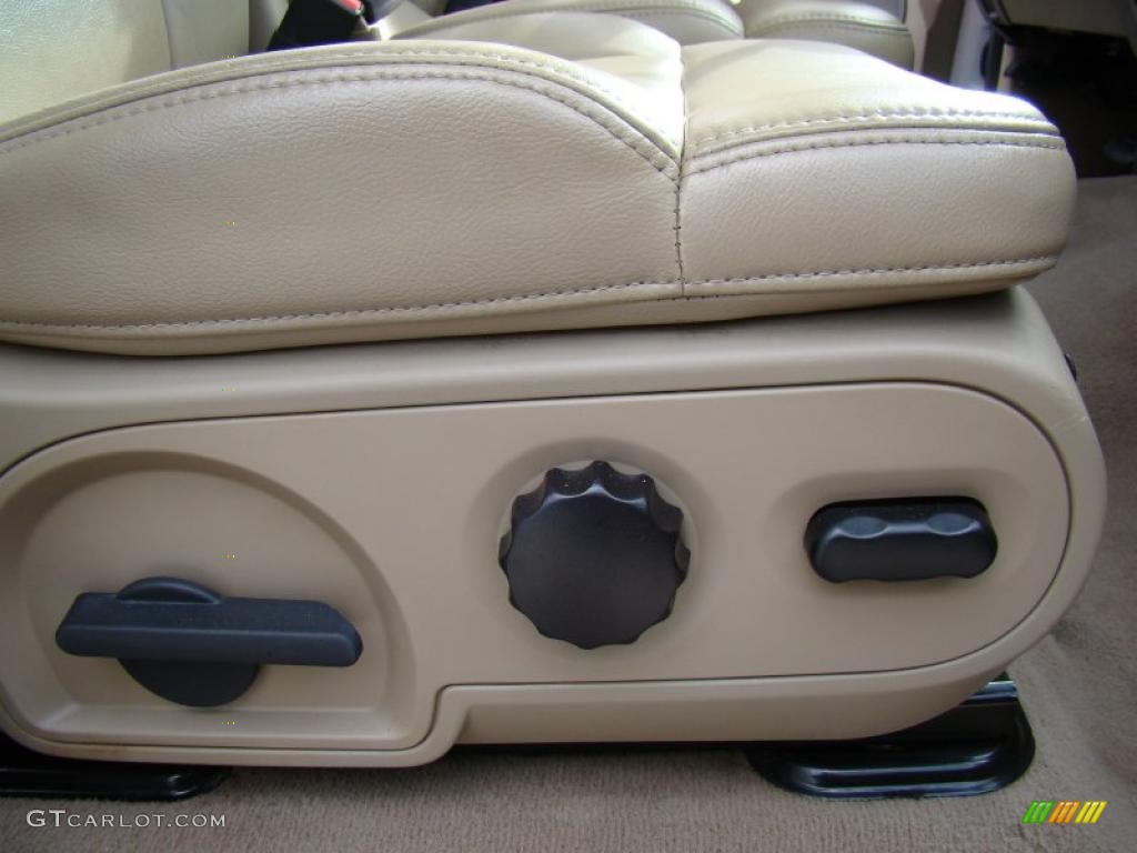 2006 F150 Lariat SuperCrew 4x4 - Oxford White / Tan photo #16