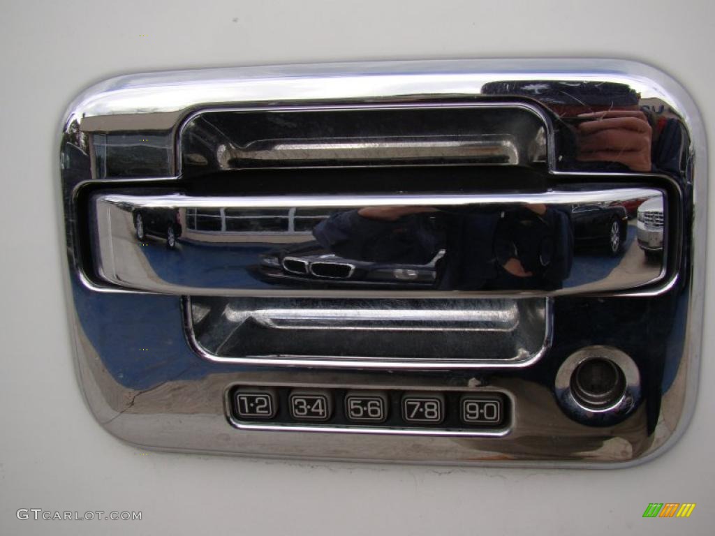 2006 F150 Lariat SuperCrew 4x4 - Oxford White / Tan photo #34