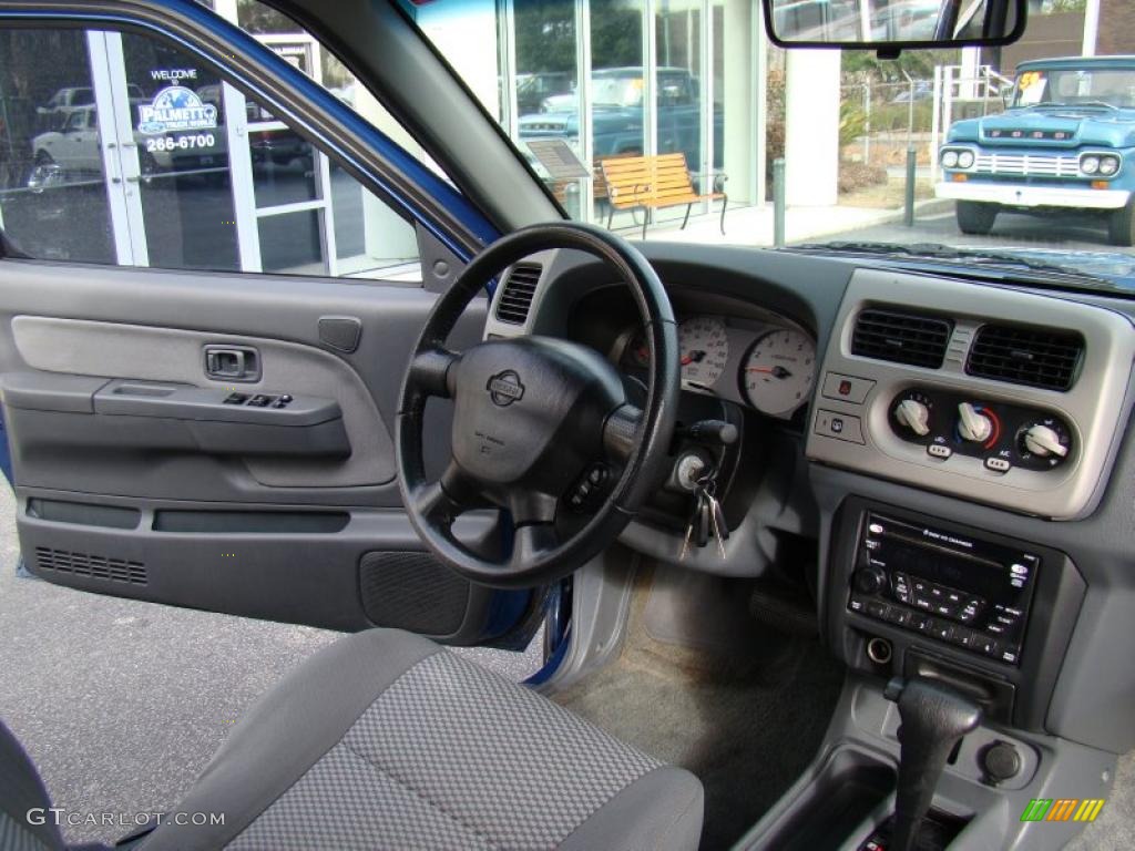 Gray Interior 2001 Nissan Frontier SE V6 Crew Cab Photo #45289844