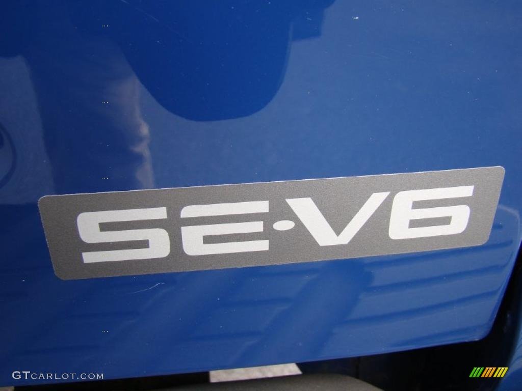 2001 Nissan Frontier SE V6 Crew Cab Marks and Logos Photos