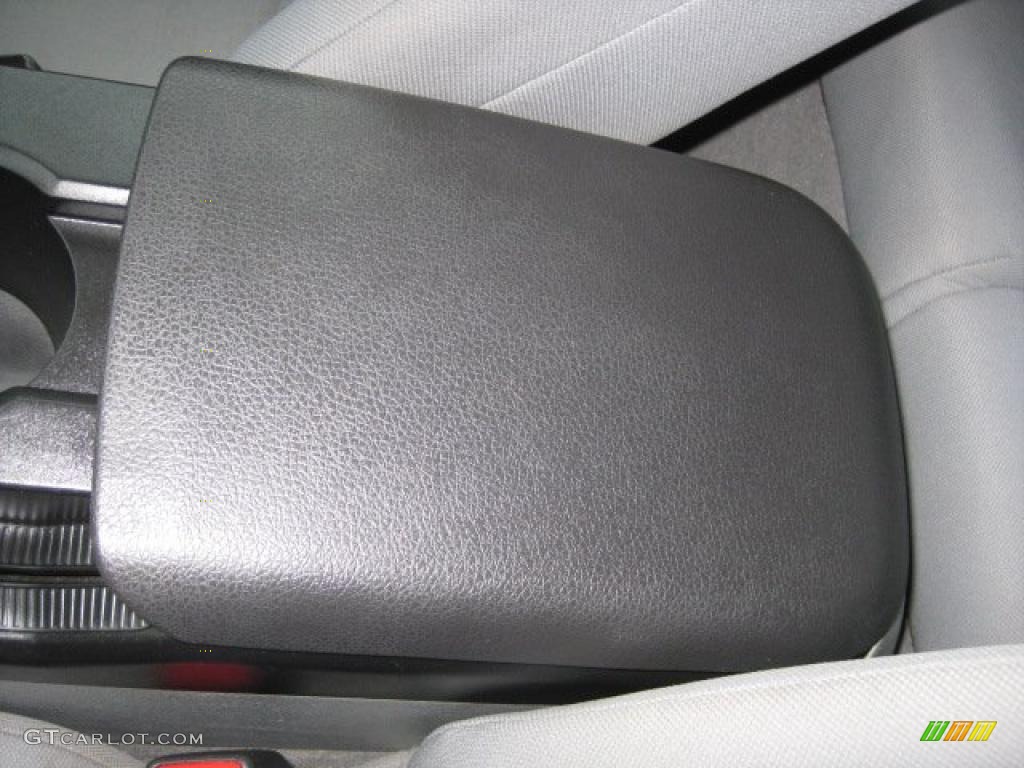 2009 Mustang V6 Convertible - Vapor Silver Metallic / Dark Charcoal photo #30